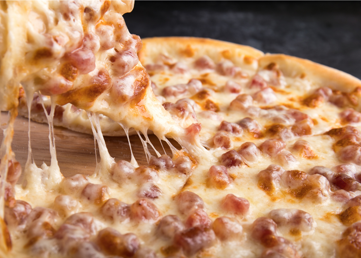 Foto de uma pizza de bacon